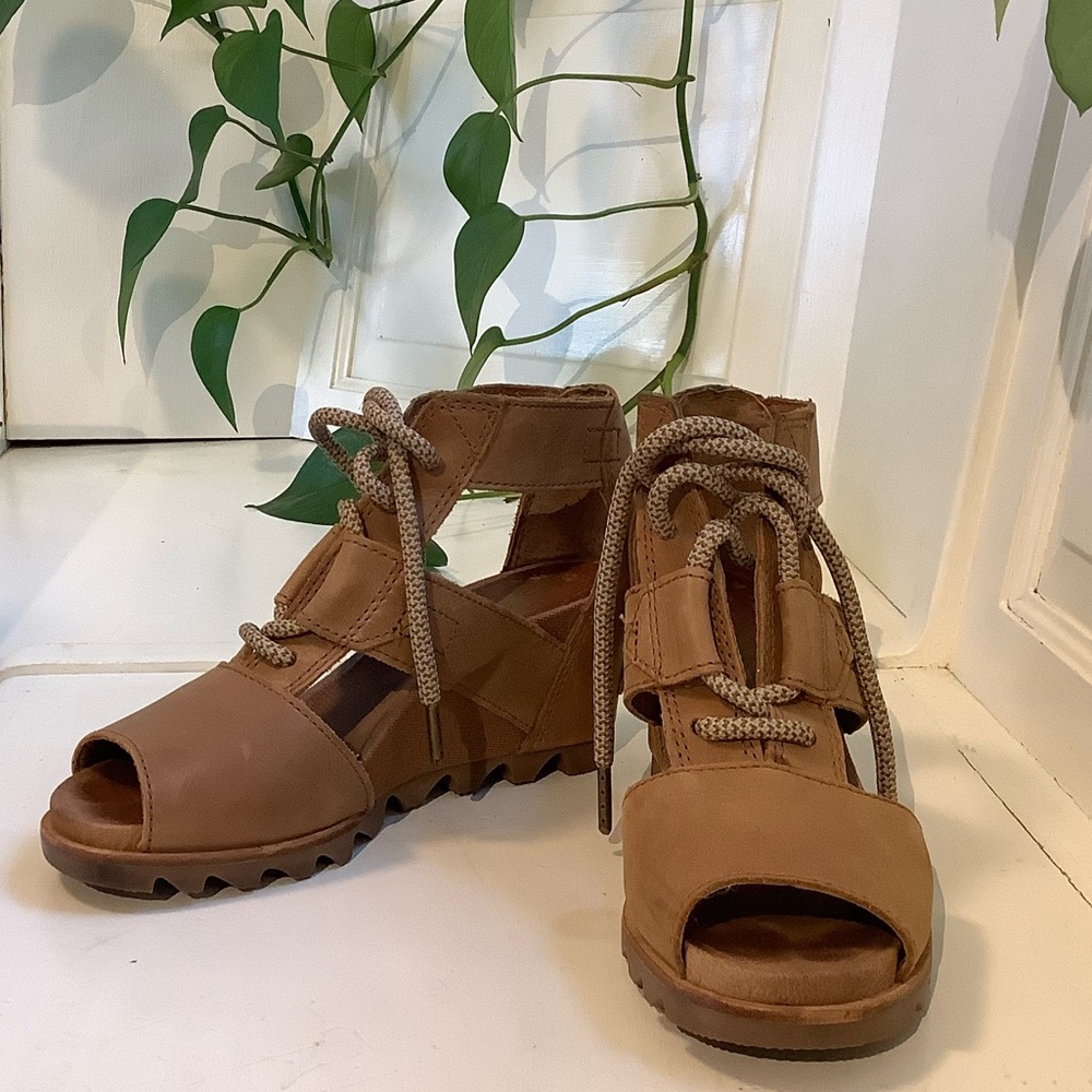 Sorel wedge sandals size 6 Tan Women's Shoes